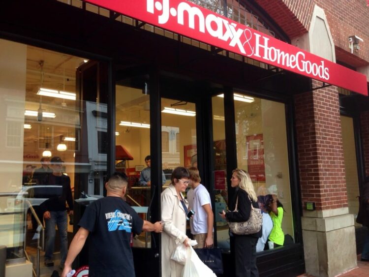 the front of the T.J.Maxx Metro Center located in Washington D.C.