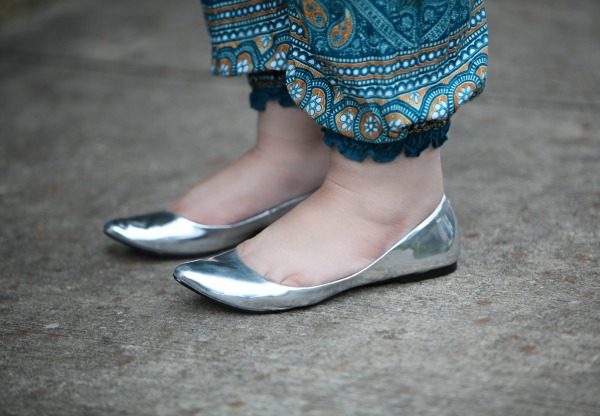 MIA silver metallic pointed flats