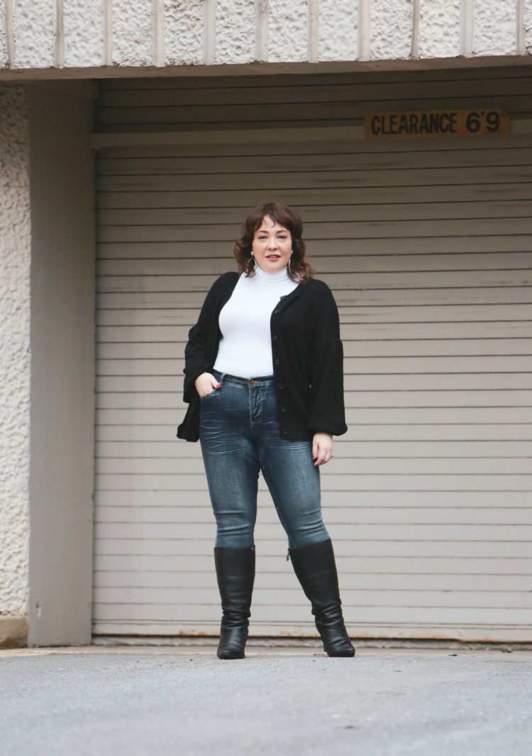 Wardrobe Oxygen reviewing the Universal Standard Foundation Mystery Box featuring the US Foundation Turtleneck, Siene Petite Jeans, and Mayon cardigan sweater