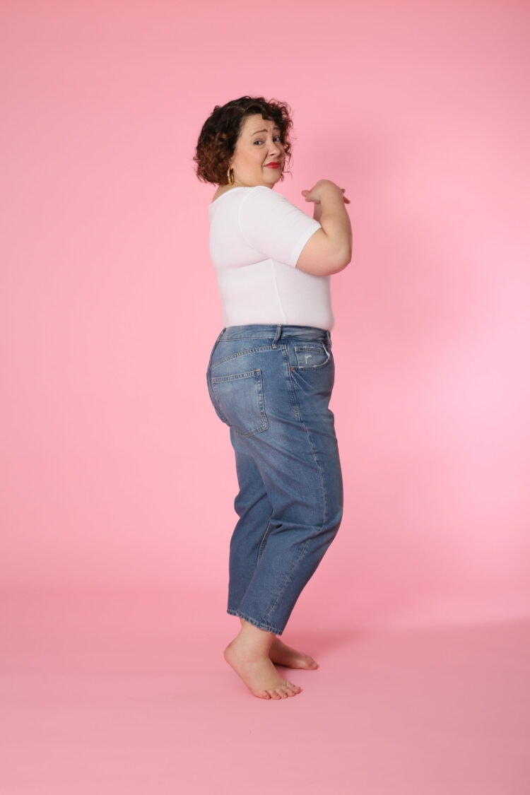 Side view image of Alison Gary in the Gap High Waisted Barrel Jean in size 32 taken by Karl Gary for Wardrobe Oxygen. 