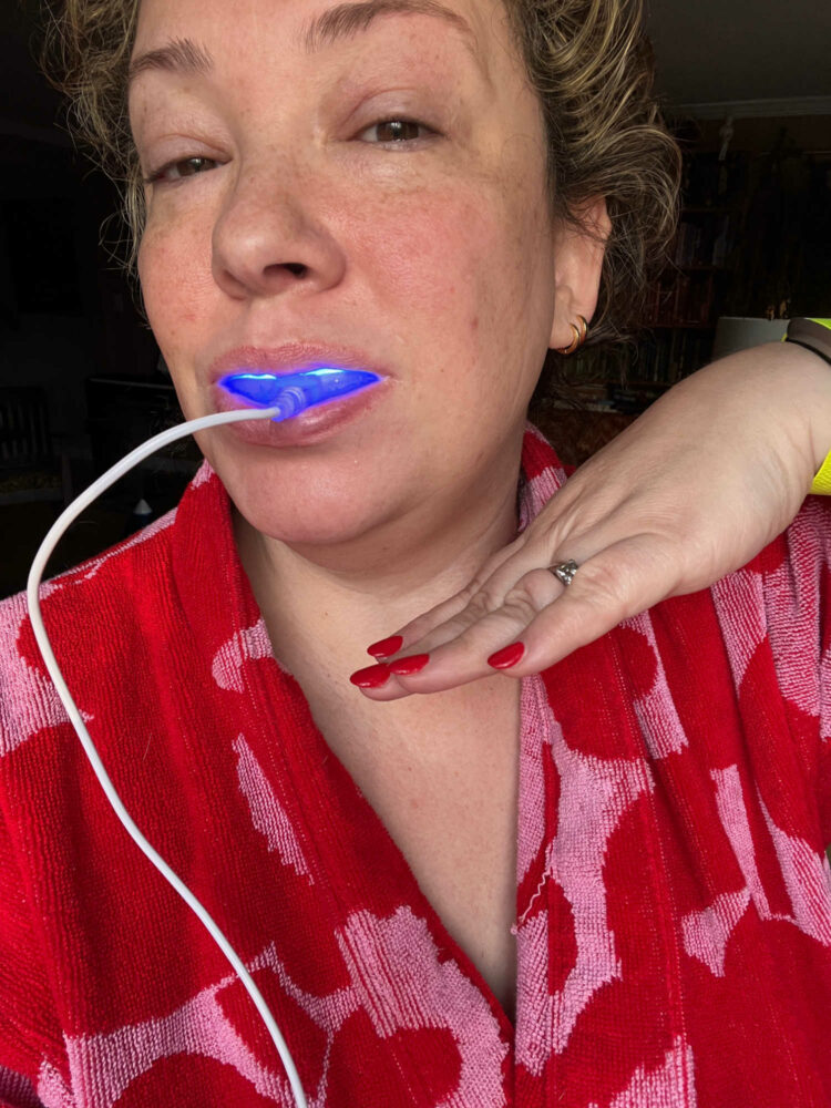 Using Snow Teeth Whitening