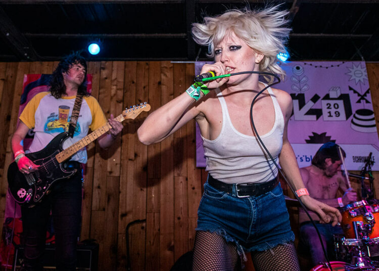 amyl & the sniffers | Weekend Reads #309