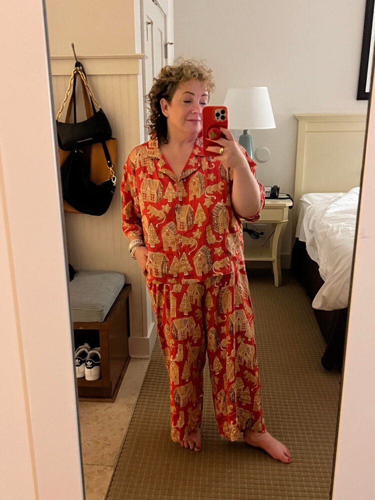 alison gary of wardrobe oxygen in printfresh satin pajamas for christmas